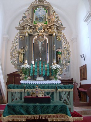 A magyar Szent Korona másolata templomunkban 2011.